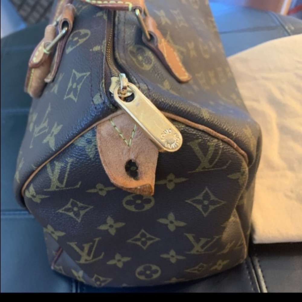 Louis Vuitton Monogram Canvas Speedy Handbag in Brown and Tan - Picture 2 of 9